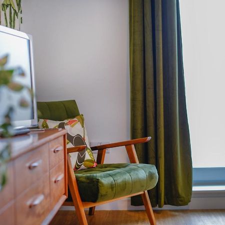 Apartment Two - Private Car Park, Comfortable And Well Equipped - By Ocean City Retreats Plymouth Kültér fotó