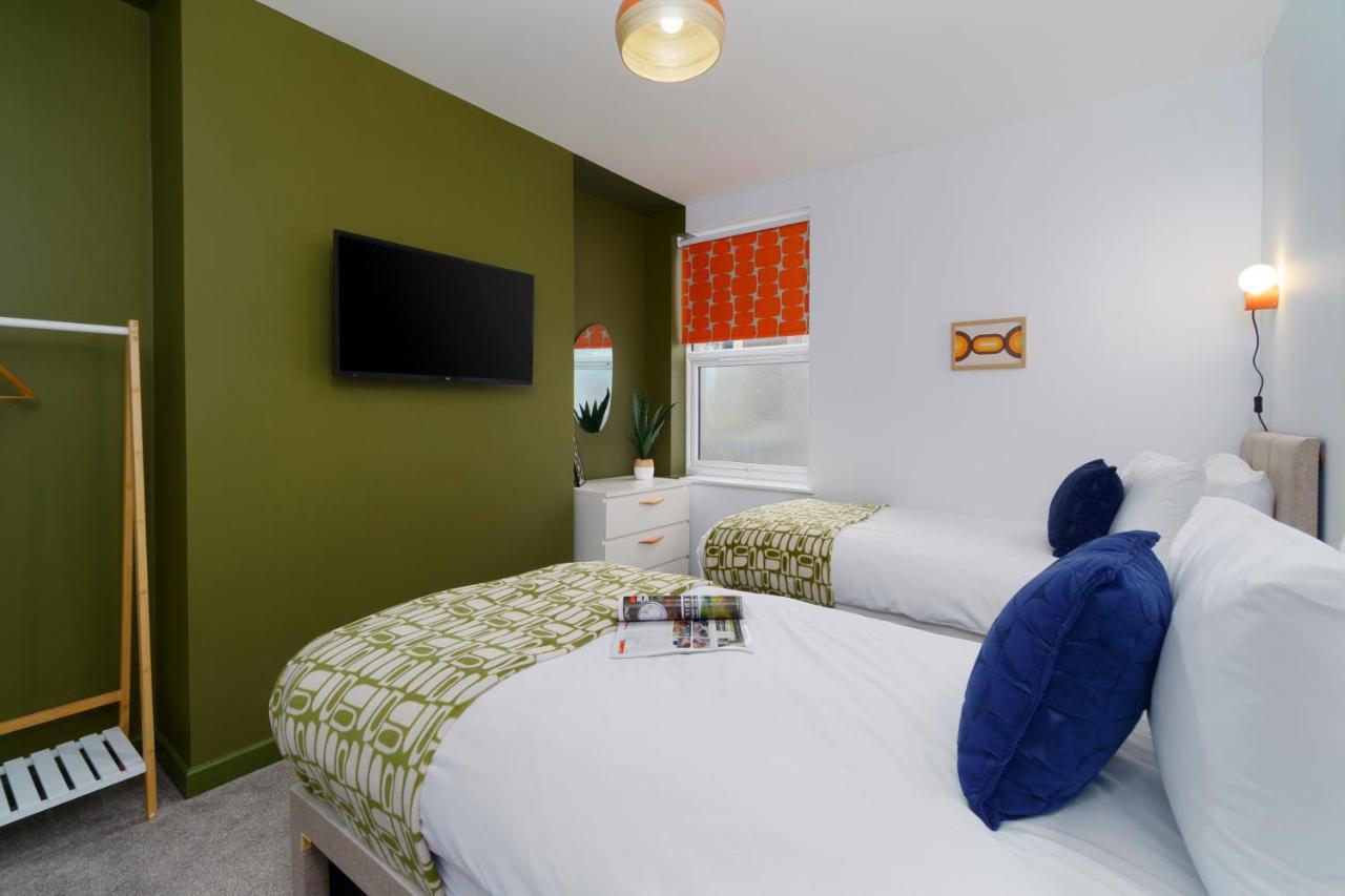 Apartment Two - Private Car Park, Comfortable And Well Equipped - By Ocean City Retreats Plymouth Kültér fotó