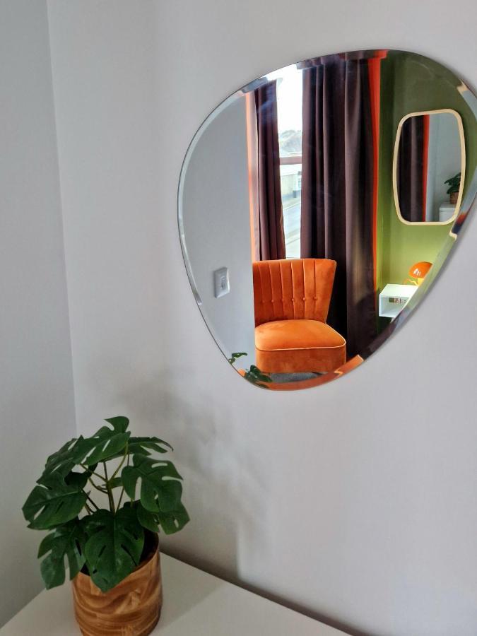 Apartment Two - Private Car Park, Comfortable And Well Equipped - By Ocean City Retreats Plymouth Kültér fotó