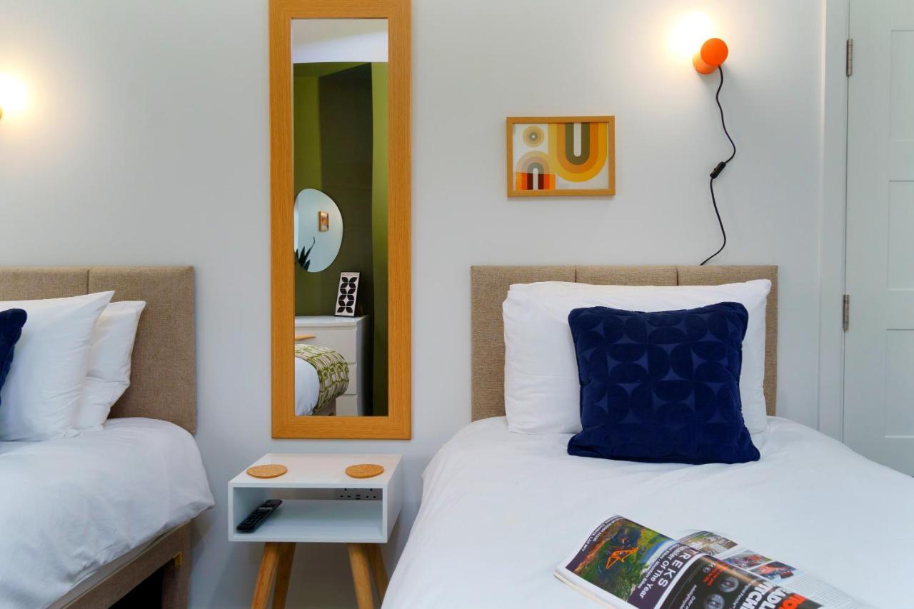 Apartment Two - Private Car Park, Comfortable And Well Equipped - By Ocean City Retreats Plymouth Kültér fotó