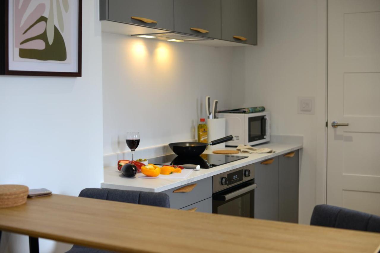 Apartment Two - Private Car Park, Comfortable And Well Equipped - By Ocean City Retreats Plymouth Kültér fotó