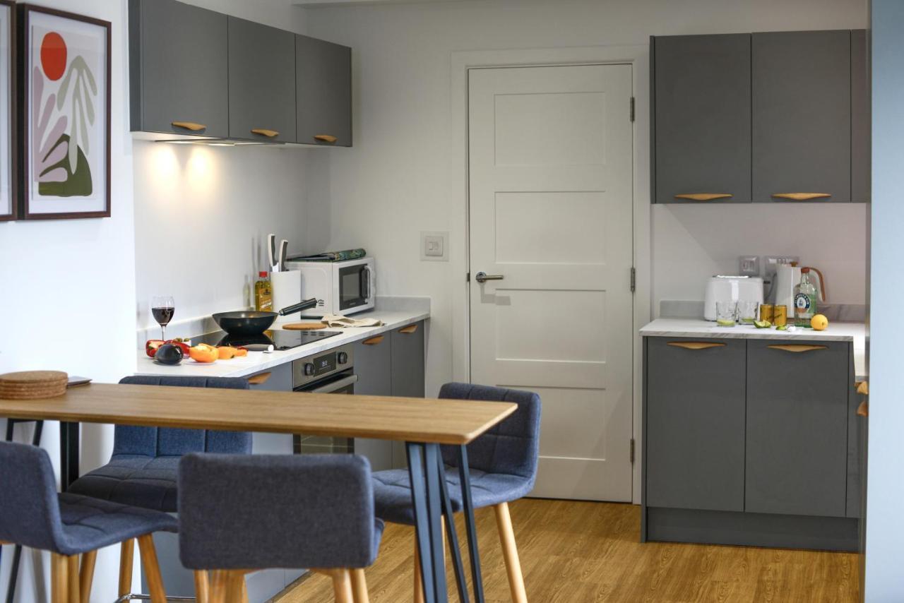 Apartment Two - Private Car Park, Comfortable And Well Equipped - By Ocean City Retreats Plymouth Kültér fotó