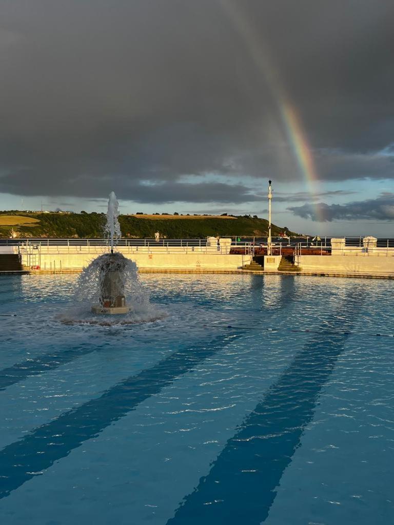 Apartment Two - Private Car Park, Comfortable And Well Equipped - By Ocean City Retreats Plymouth Szoba fotó